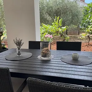 https://apartmani-zvezdan.primorje-gorskikotar.com