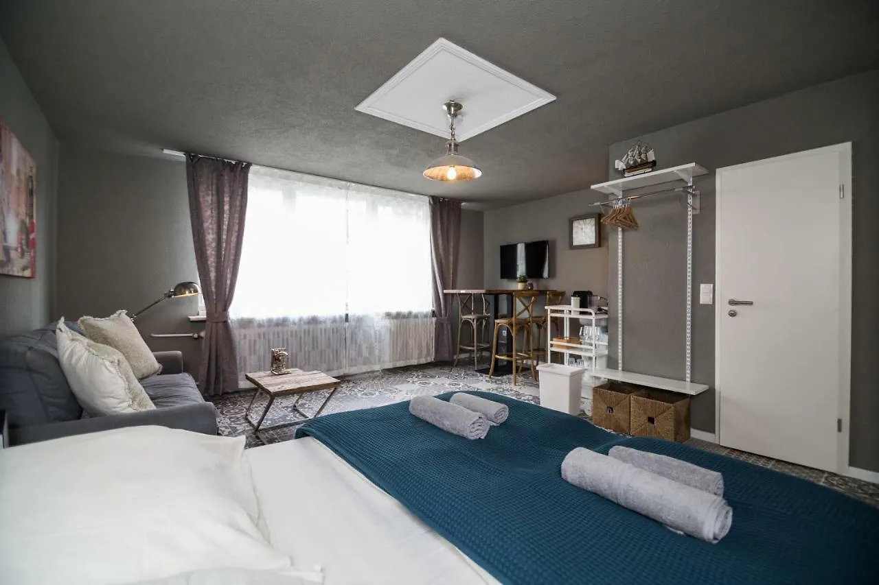 The Liv. - Central Station Köln Apartment